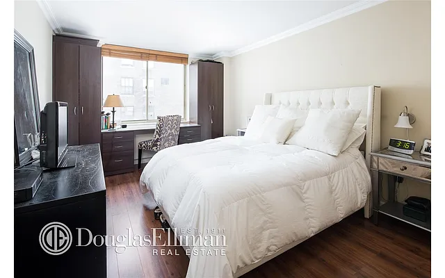 Sold by Douglas Elliman | media 3