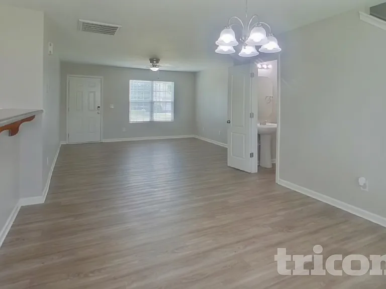528 Gentle Breeze Ln — Photo 4