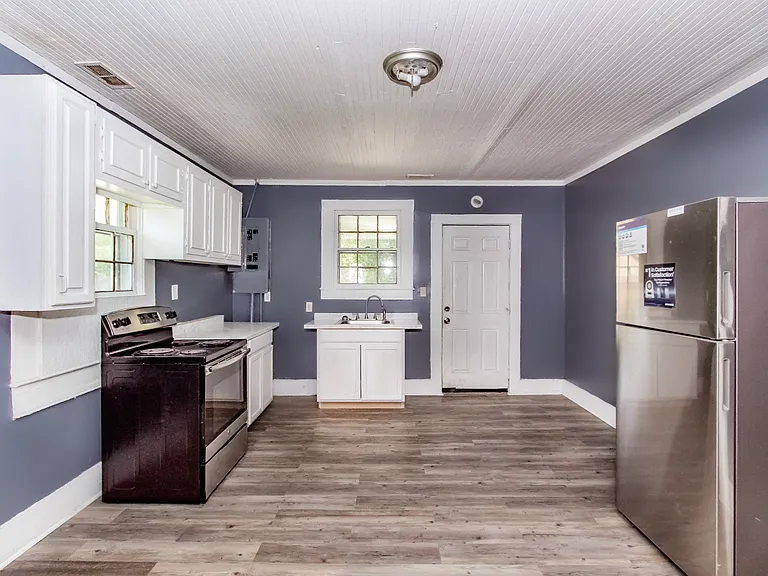 217 Deep Creek Rd — Photo 1