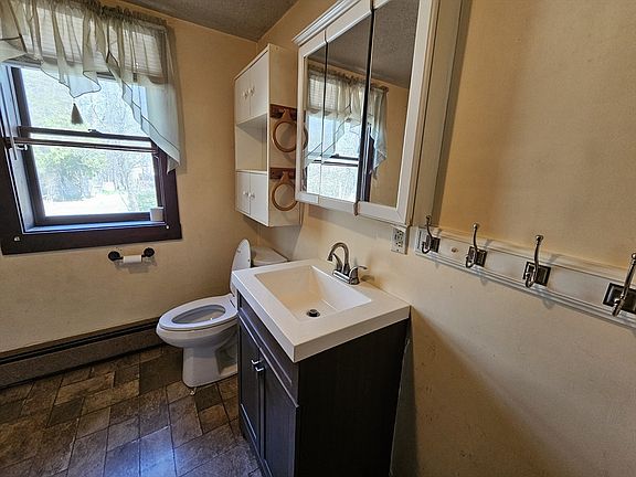 4th image of 33R Buttonwood Cir