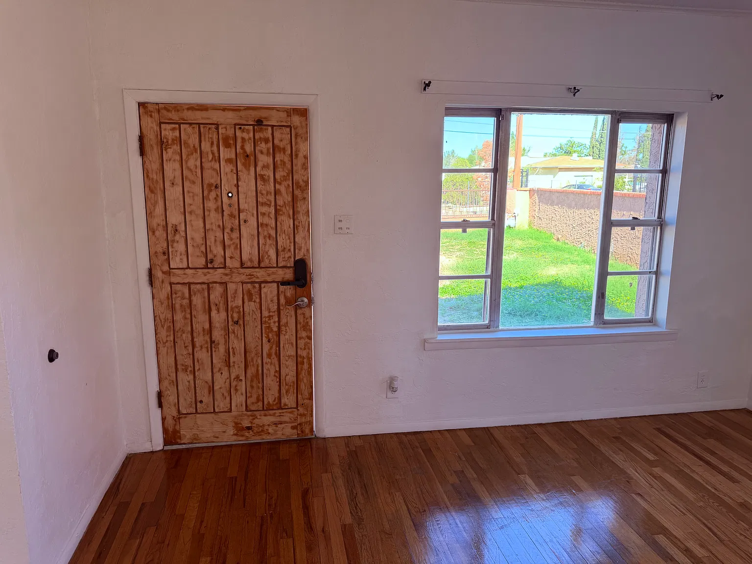 3 bed, 1200 sqft, $1,195 — Photo 3