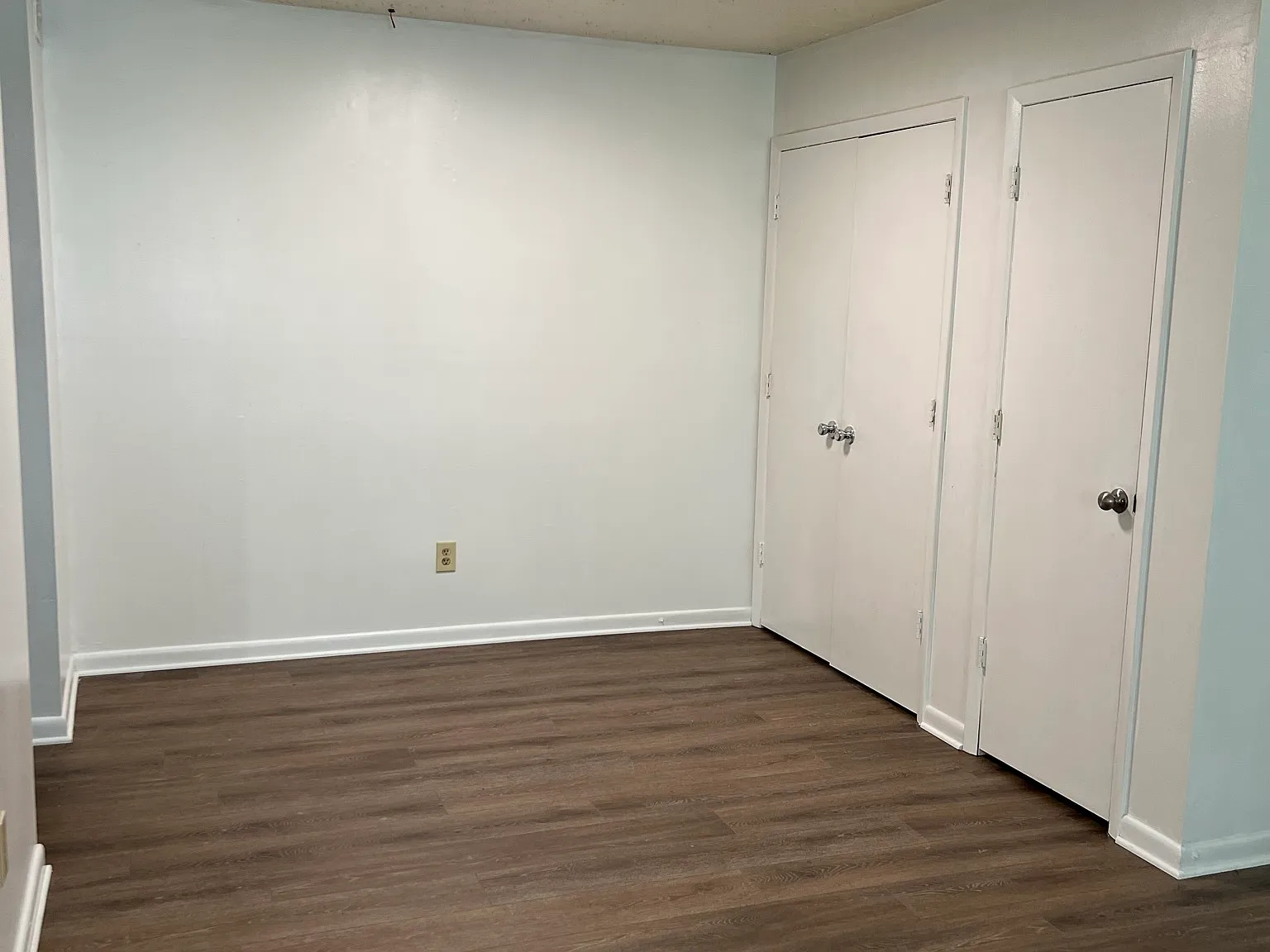 Hillview Apartments — Photo 3