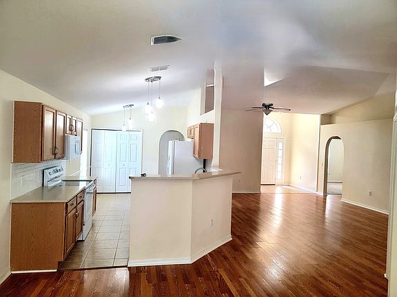 5th image of 8175 Westfield Cir #8175