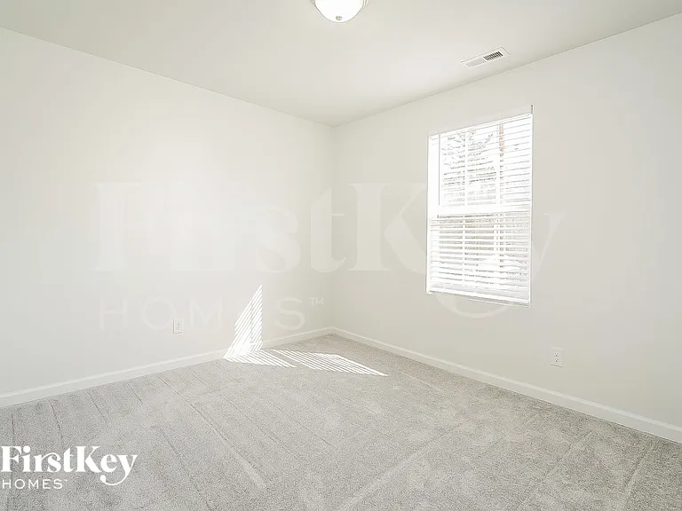813 Pine Circle Dr — Photo 11