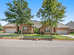 4018 N Meadow View Dr, Fayetteville, AR 72703