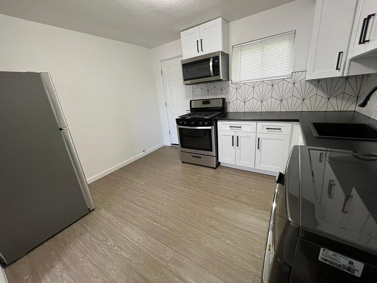 3045 W Center Ave — Photo 4
