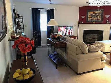1304 Main St #8 — Photo 2