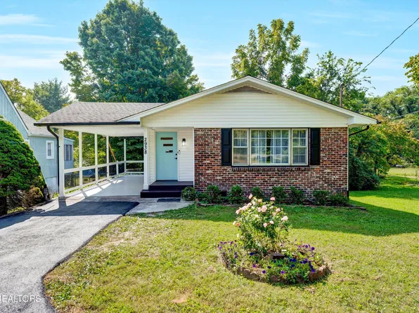 2938 NE Valley View Dr, Knoxville, TN 37917