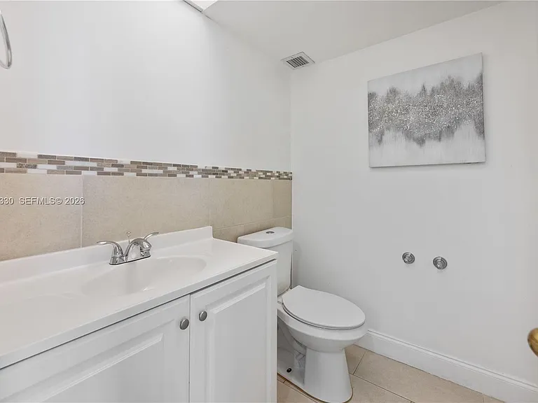 16710 NE 9th Ave #401 — Photo 7