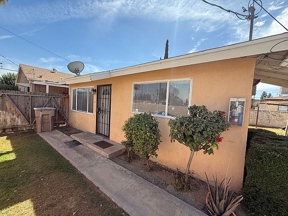 2nd image of 2114 Brundage Ln #A
