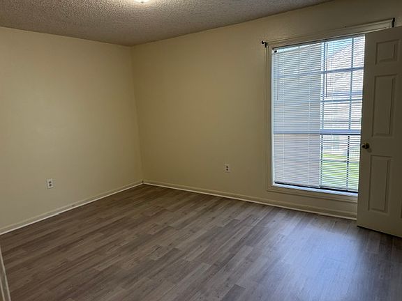 5th image of 13715 Kenner Ave APT C