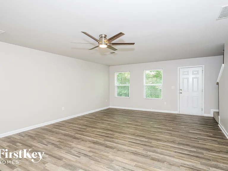 2550 Wood Bend Ln — Photo 3