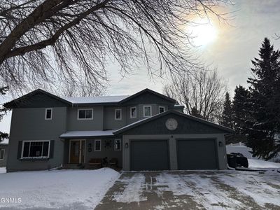 607 Aspen Ave, Bismarck, ND, 58503