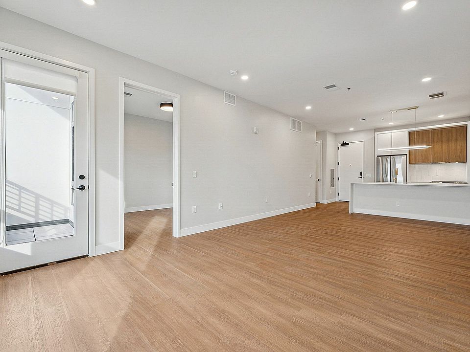 051-3800-Tennyson-St-503