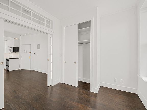 2nd image of 109 Saint Marks Pl APT 20