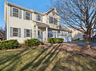 1162 Silo Hill Dr, Grayslake, IL 60030