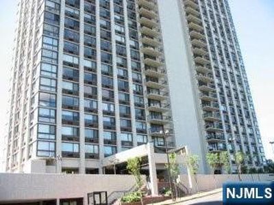 200 Old Palisade Rd APT 23D, Fort Lee, NJ, 07024