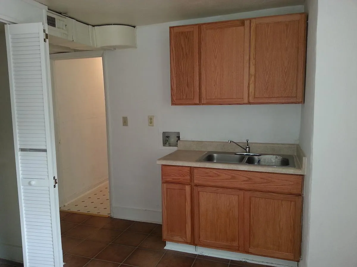 1005 Galt Street — Photo 2