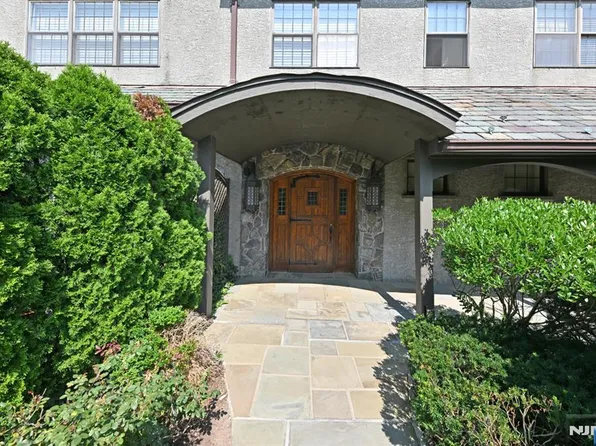 140 Bellair Rd APT Q, Ridgewood, NJ 07450