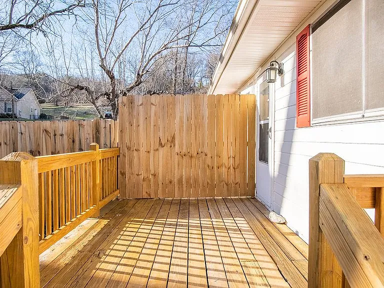 10 Gaylord St — Photo 13