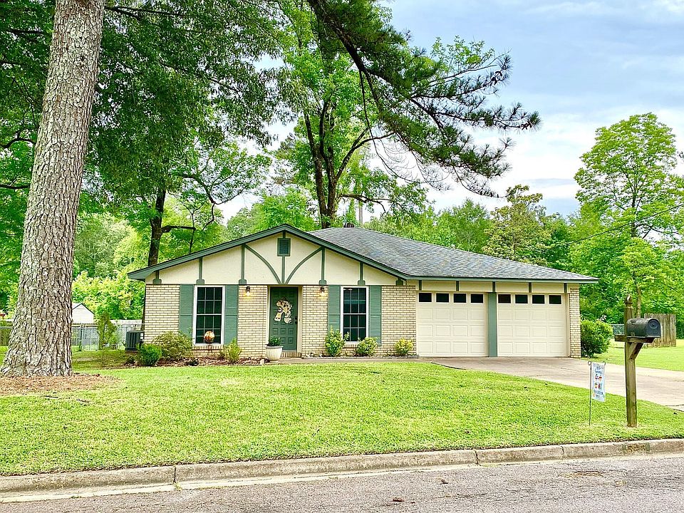 1st image of 525 Chestnut Dr