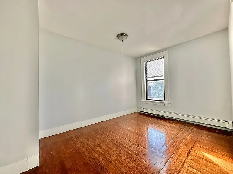 33 Howe St #3L — Photo 9
