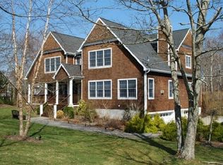 5 Balcomie Ln, Southampton, NY 11968