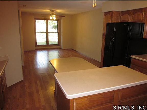 5th image of 106 Cedar Ln