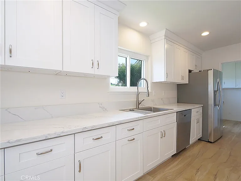 27665 Longhill Dr — Photo 3