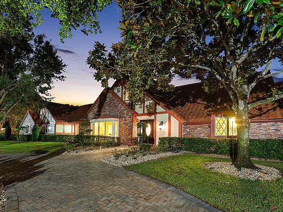 5th image of 3790 Kings Way