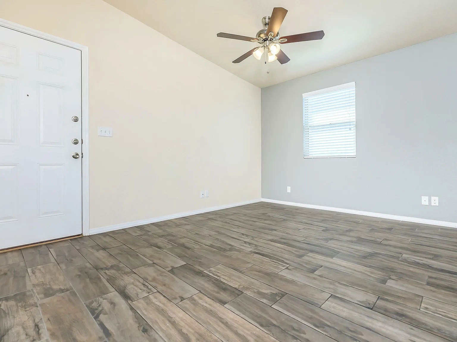 Bella Vista Place Apartments — Photo 4