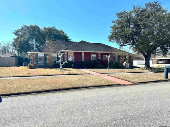 4406 Fourchon Dr, Baker, LA 70714