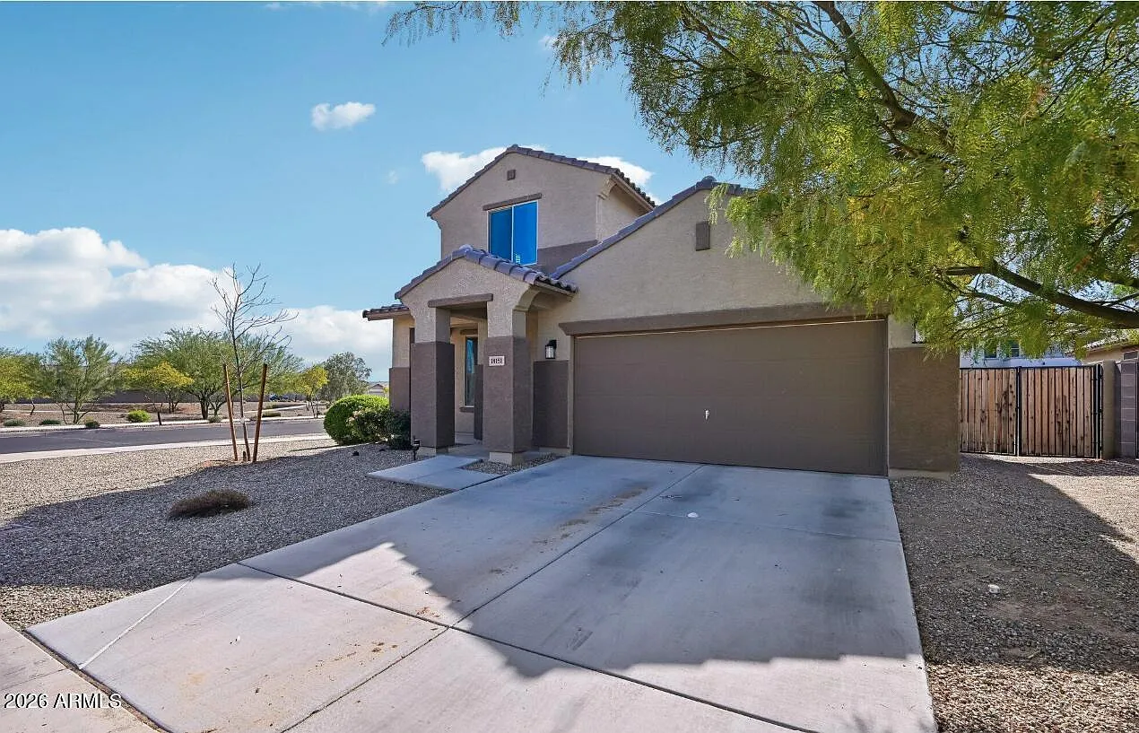 4 bed, 2.5 bath, 2823 sqft, $2,500 — Photo 3