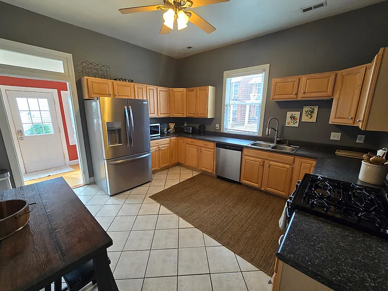 3225 Ellwood Ave — Photo 13