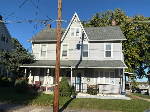 39 S 3rd St, Coplay, PA 18037