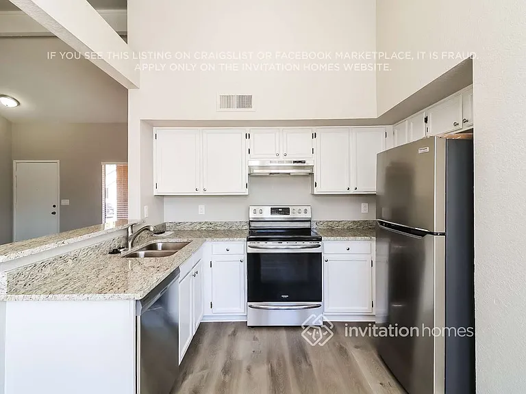 5331 W Voltaire Dr — Photo 9