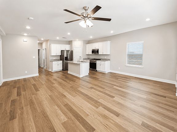 4th image of 7141 Magnolia Crk Unit 101