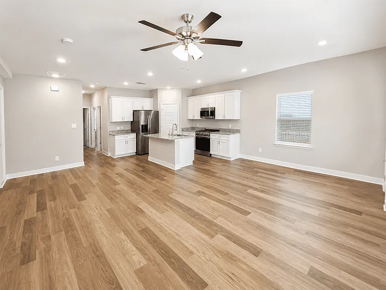 7141 Magnolia Crk #101 — Photo 4