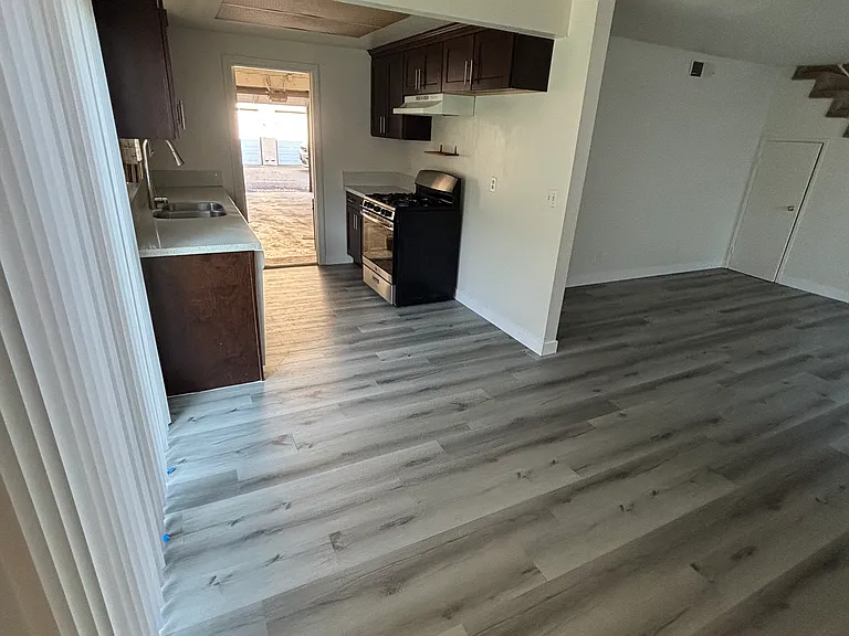1561 E Fairfield Ct #3 — Photo 8