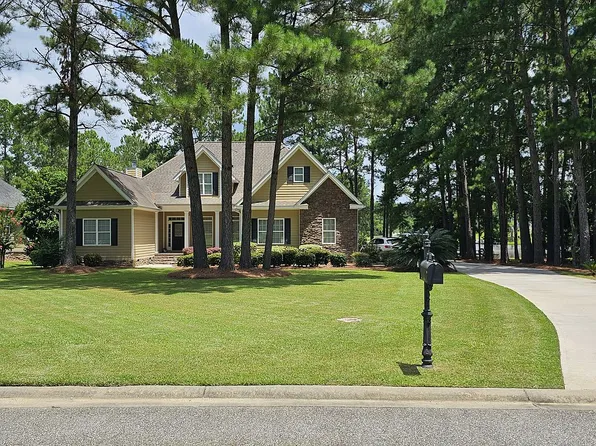 137 Sweetbriar Lakes Dr, Thomasville, GA 31757