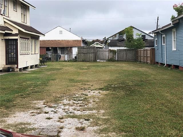 1st image of 2517 Acacia St