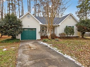 404 Dahoon Ct, Chesapeake, VA 23320