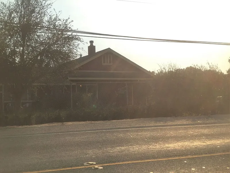 702 Hall Rd photo 1