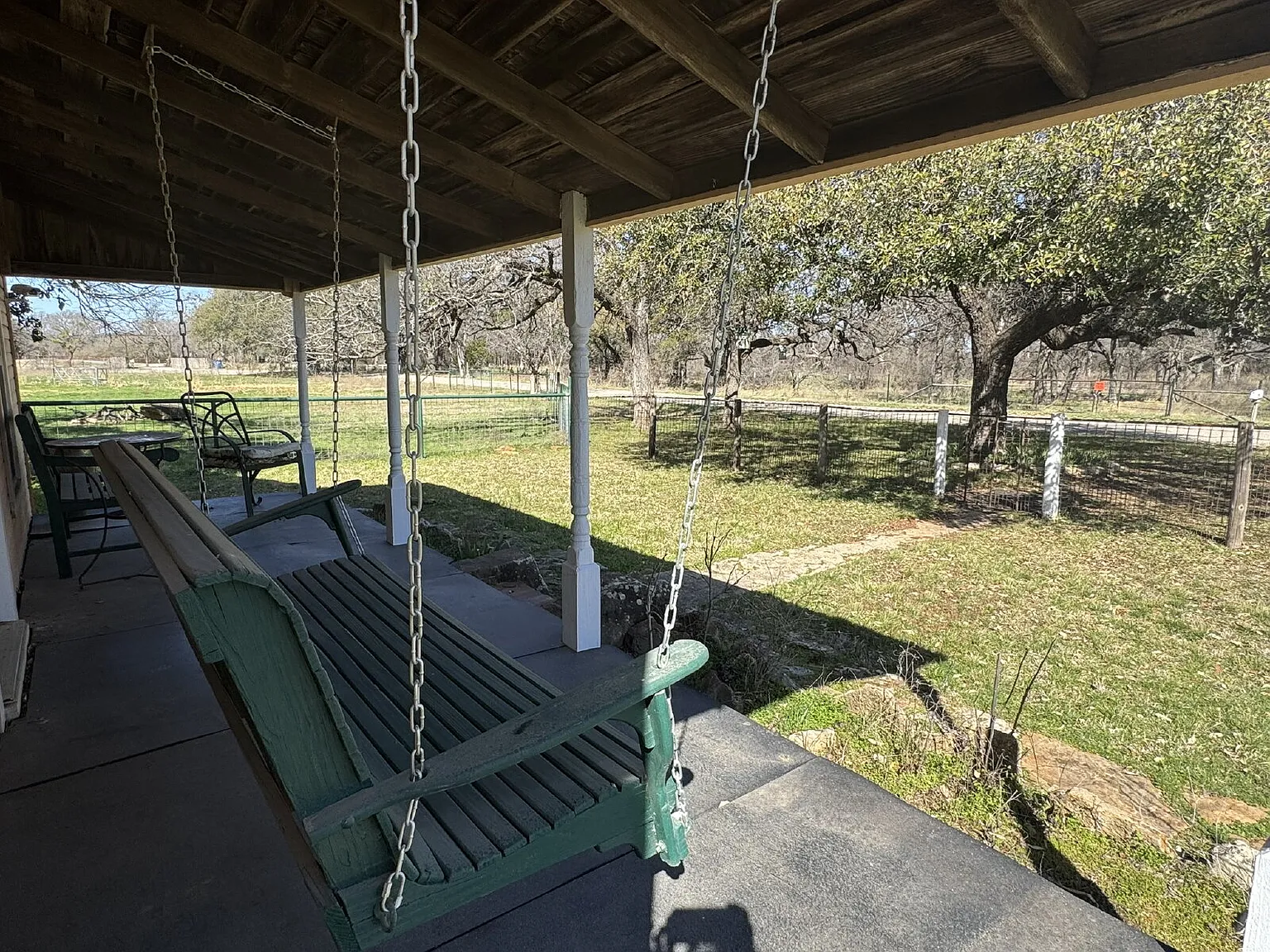 2 bed, 1.0 bath, 741 sqft, $1,395 — Photo 3