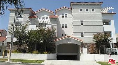 1st image of 4733 W Elmwood Ave #404
