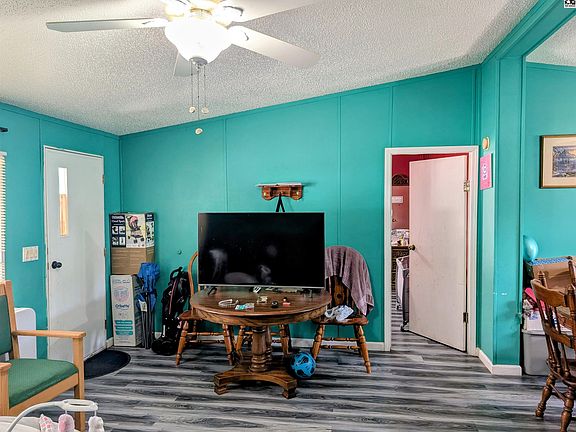 2nd image of 204 Mockingbird Rd