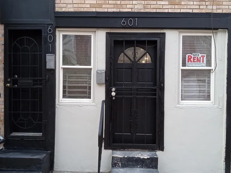 601 Dudley St #2 — Photo 8