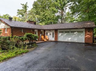 230 Lakeview Ave, Gravenhurst, ON P1P1R4