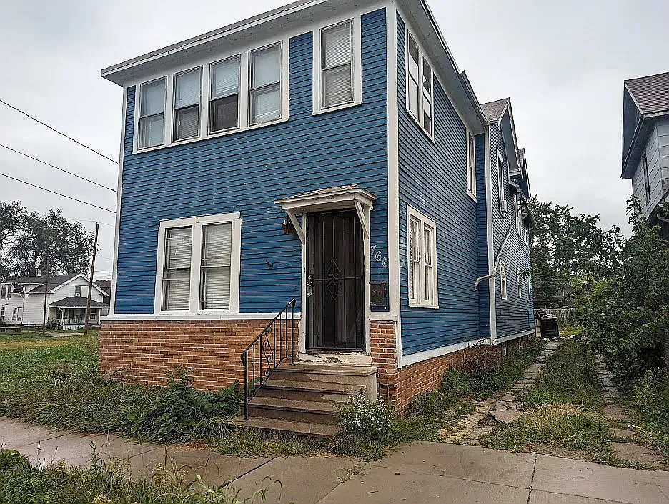 766 Redwood Ave #1