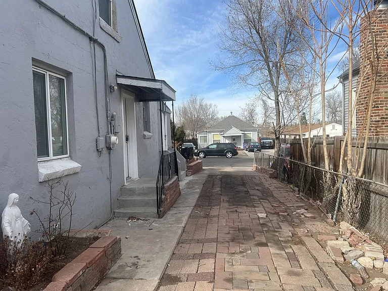 4 beds 1 bath Home Available Now in Westwood! — Photo 12